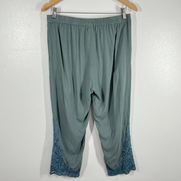 Novica Rayon Crop Pants Elastic Waist Lace Hem Pockets Relaxed Casual Green XL - Picture 2 of 10